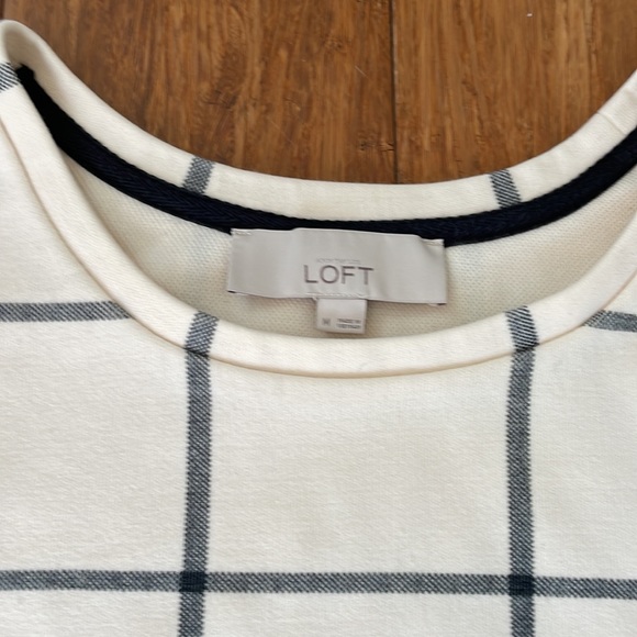 Ann Taylor LOFT Crew Neck Cropped Sweatshirt - Picture 2 of 5